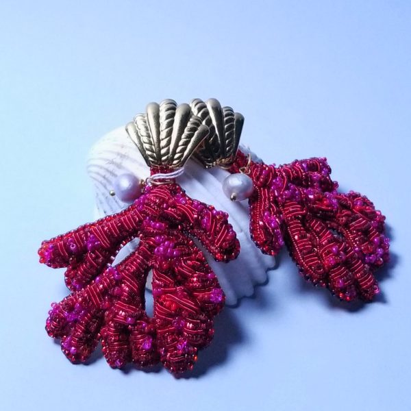 Corail Boucles d'oreilles corail rouge brodée
