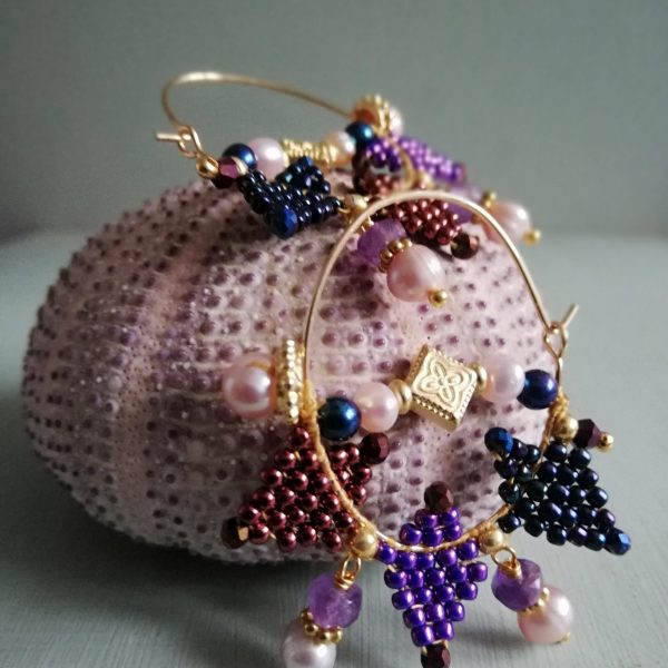 Petites créoles ethniques, étoiles des vents, pourpre.