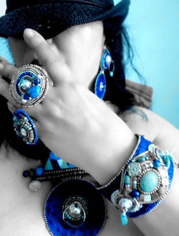 manchette ethnique , turquoise, peau de tambour