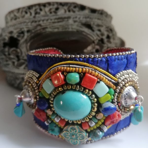manchette ethnique , turquoise, peau de tambour