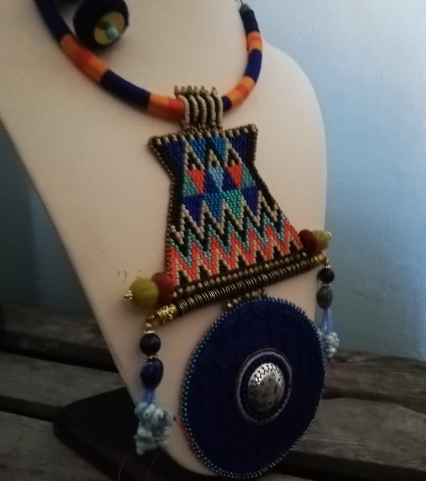 Collier ethnique tissé, Peau tambour