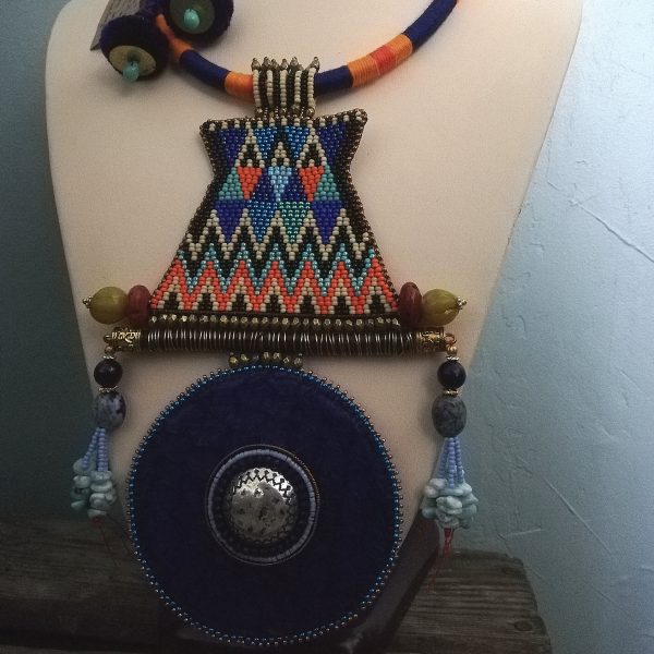 Collier ethnique tissé, Peau tambour