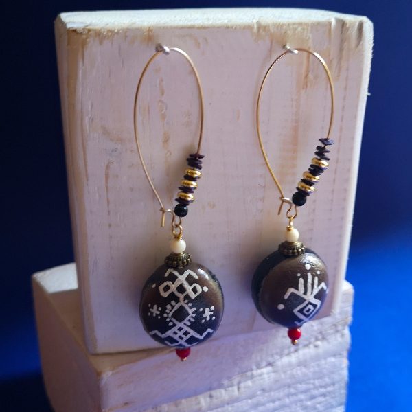 Boucles d'oreille ethniques, minimalistes graines.