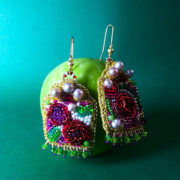 Boucles d'oreilles ,La rose rouge de mon jardin secret.