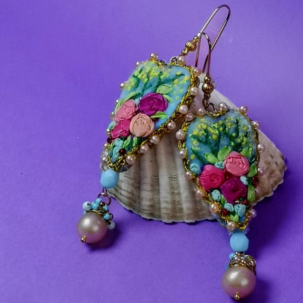boucles d'oreille brodée rose Boucles d'oreilles cœur "Par Amour"