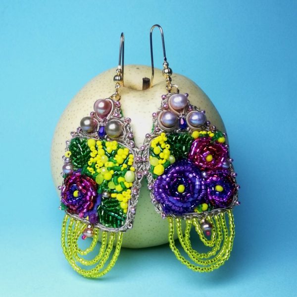 dav Boucles d'oreilles brodées, cascade de mimosa et rose