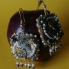 Boucles d'oreilles brodées, fleur de Lys