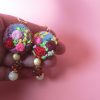 Boucles d'oreilles rondes, velours brodées.