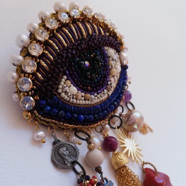 Exceptionnelle Broche XXL , bijou- oeil brodée.