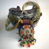 Héritage, collier brodé.