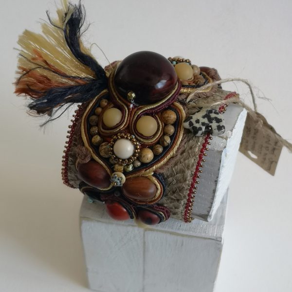 btrozHB Manchette, L'origine, graine et soutache