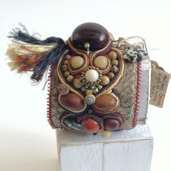 oznorHB Manchette, L'origine, graine et soutache