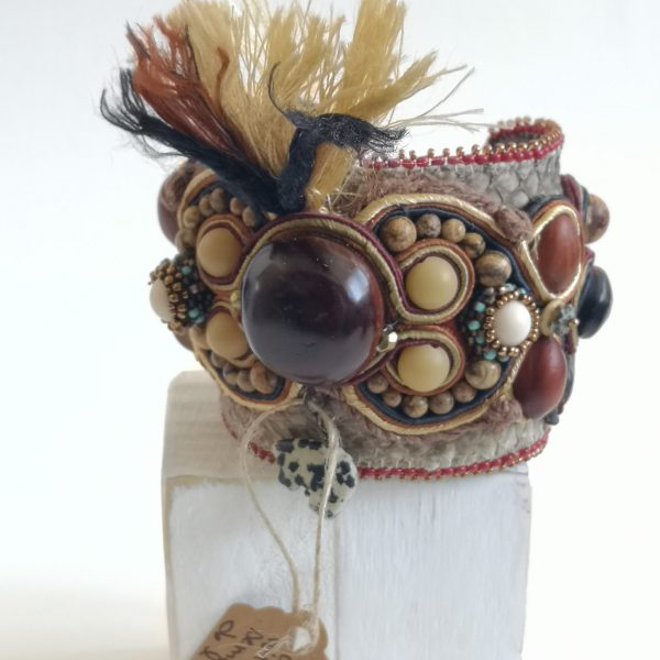Manchette, L'origine, graine et soutache